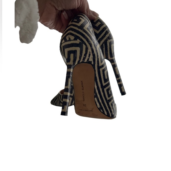 Manolo Blahnik - BB Printed Snake Pump, Black/White - Picture 5 of 9